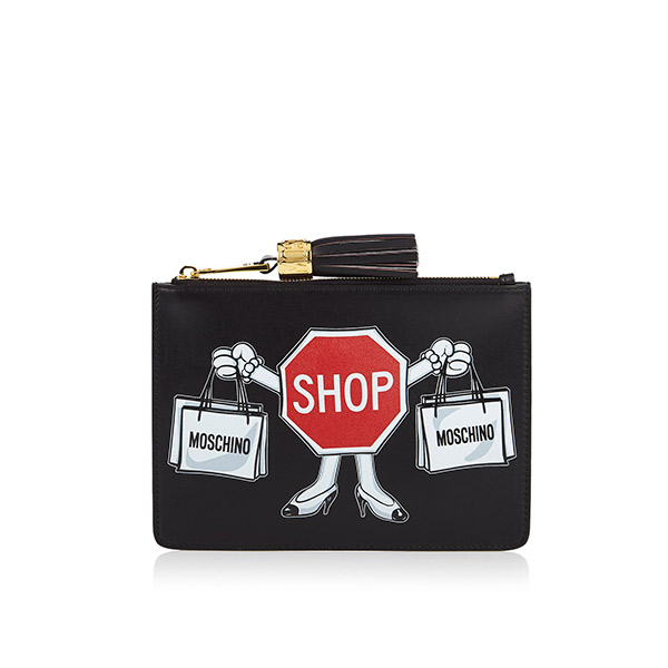 Bag-at-You---Fashion-blog---Moschino-Clutch---Clothes-under-construction-line